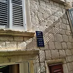 Lemon&stone Apartment
